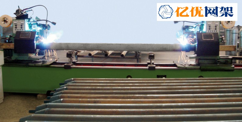 富德网架杆件焊接